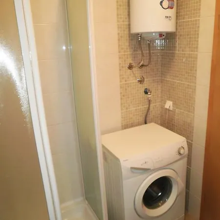 Lana And Lili Lägenhet *